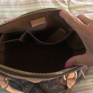 Louis Vuitton authenticate